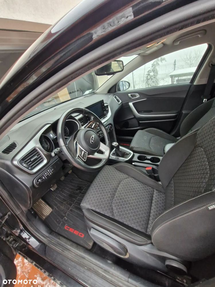 Kia Ceed 1.5 T-GDI M - 7