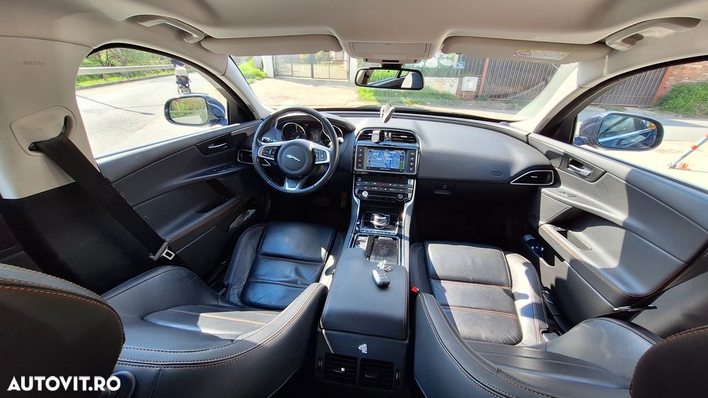 Jaguar XE E-Performance Aut. Prestige - 6