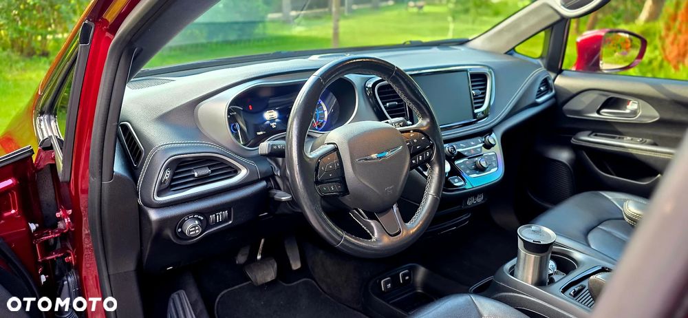 Chrysler Pacifica - 29