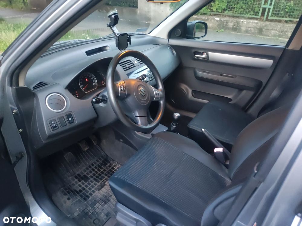 Suzuki Swift - 17