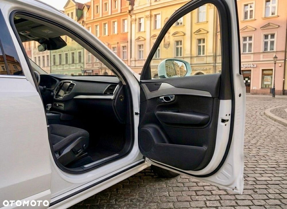 Volvo XC 90 D5 AWD Geartronic Momentum - 8