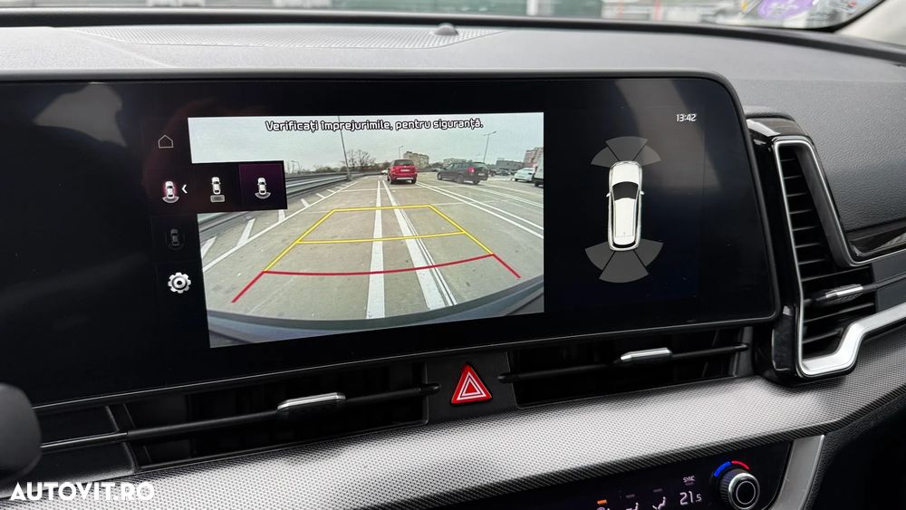 Kia Sportage 1.6 T-GDI PHEV 6AT 4x4 Business Line - 8