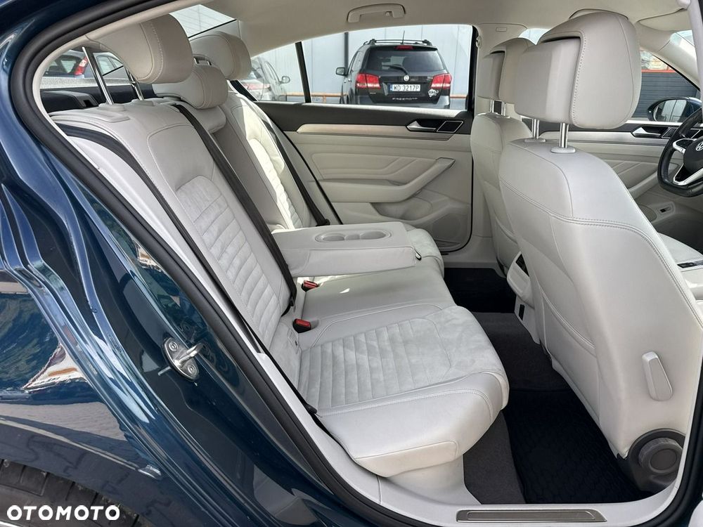 Volkswagen Passat 2.0 TSI Elegance DSG - 18