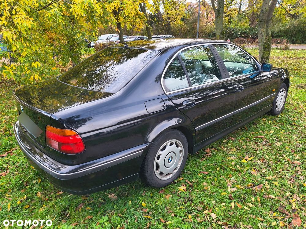 BMW Seria 5 525d - 8