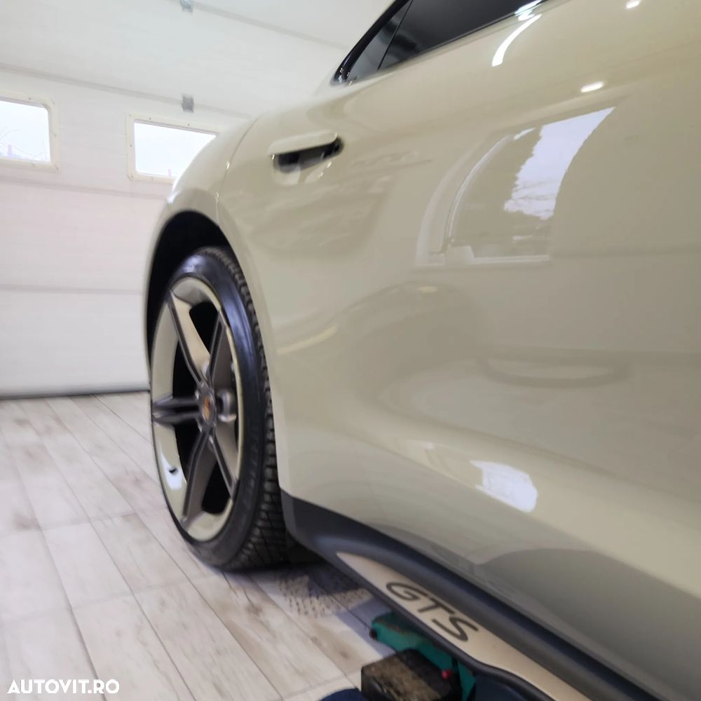 Porsche Taycan GTS - 5