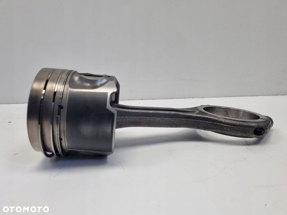TŁOK KORBOWÓD Audi A6 C7 3.0 TDI V6 83L120 CLAA - 3