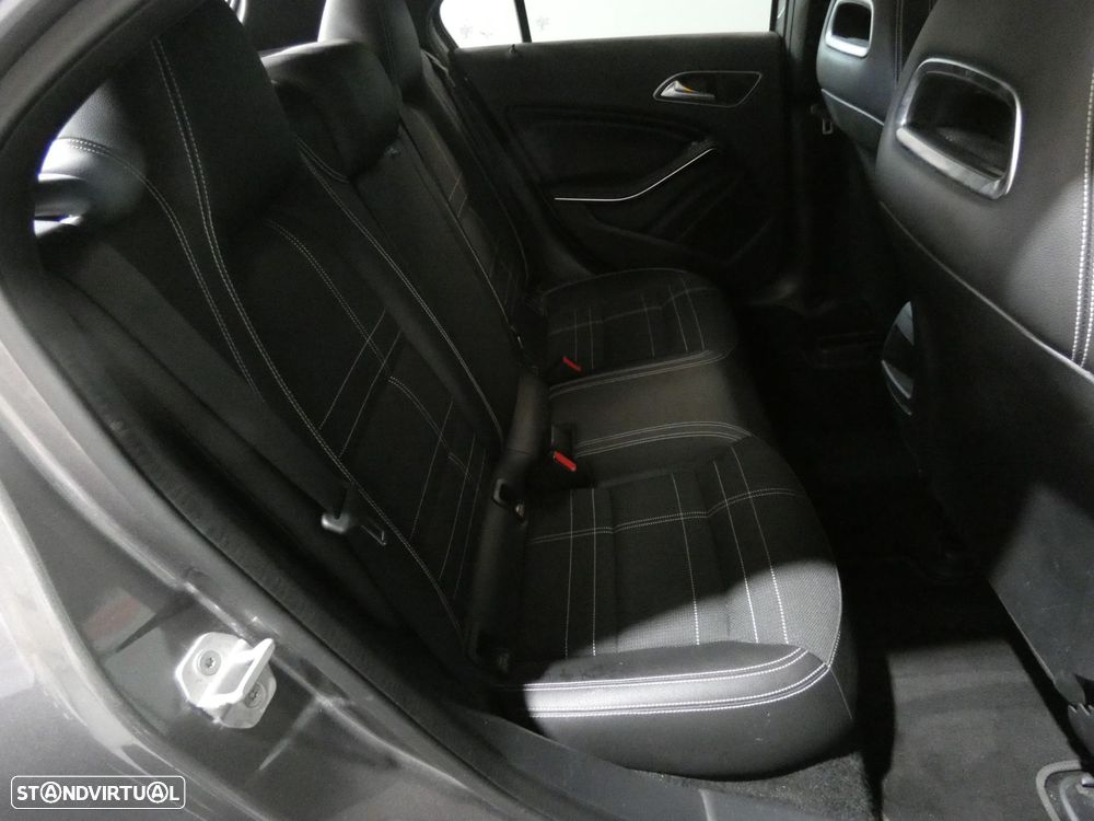 Mercedes-Benz A 180 d Urban - 13