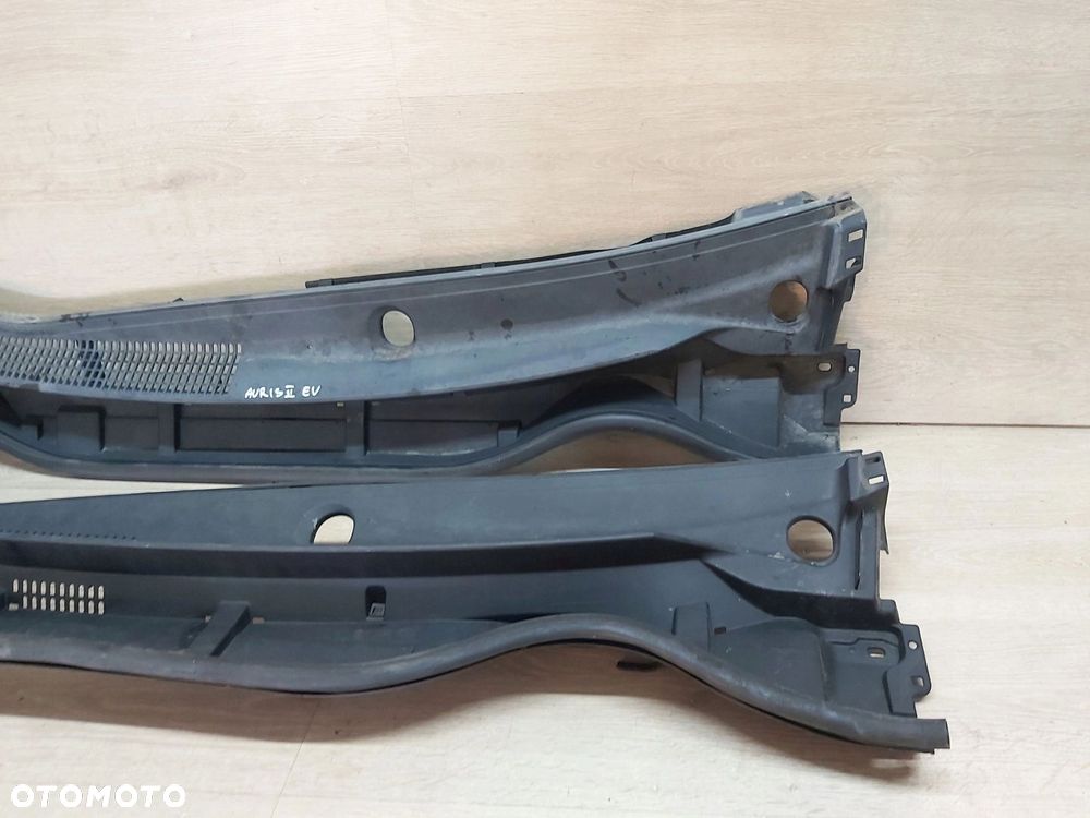 Toyota Auris II podszybie plastikowe ORYGINAŁ 55781-02350 - 2