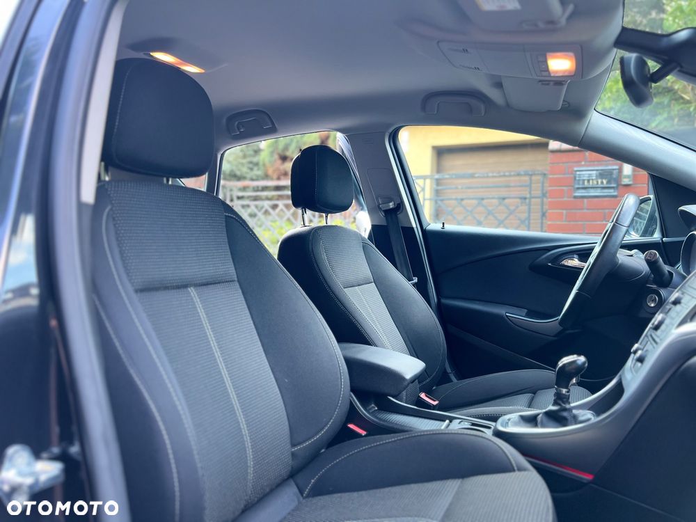 Opel Astra 1.4 Turbo Innovation - 23