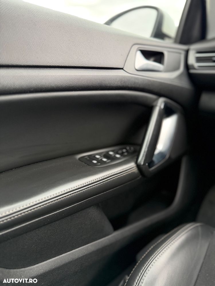 Peugeot 308 1.2 L PureTech Turbo Allure - 16