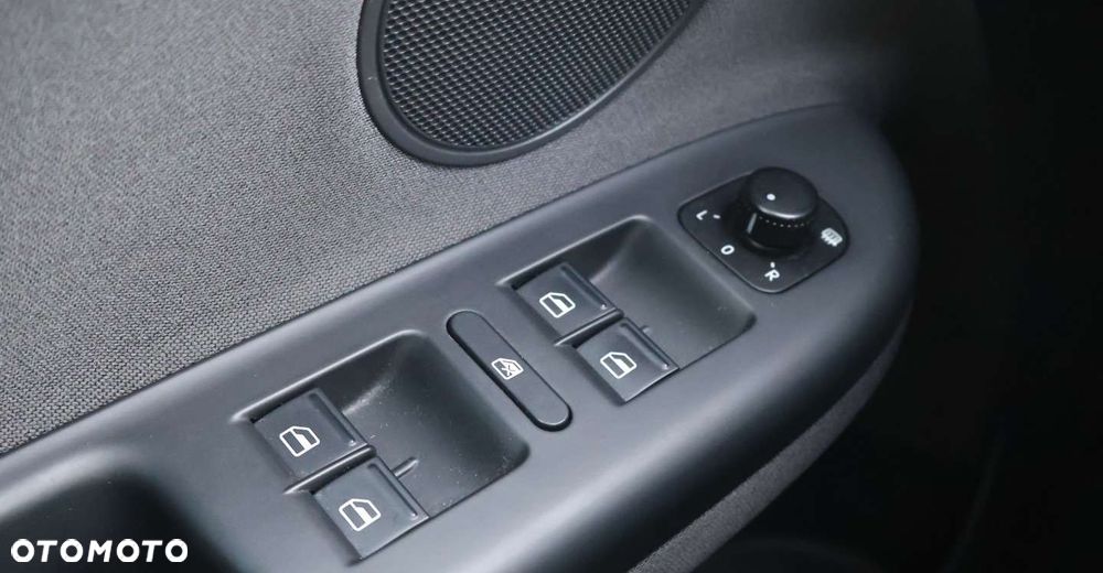 Volkswagen Golf Plus - 27