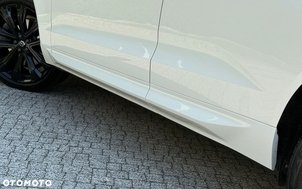 Volvo XC 60 B4 D AWD Plus Dark - 23