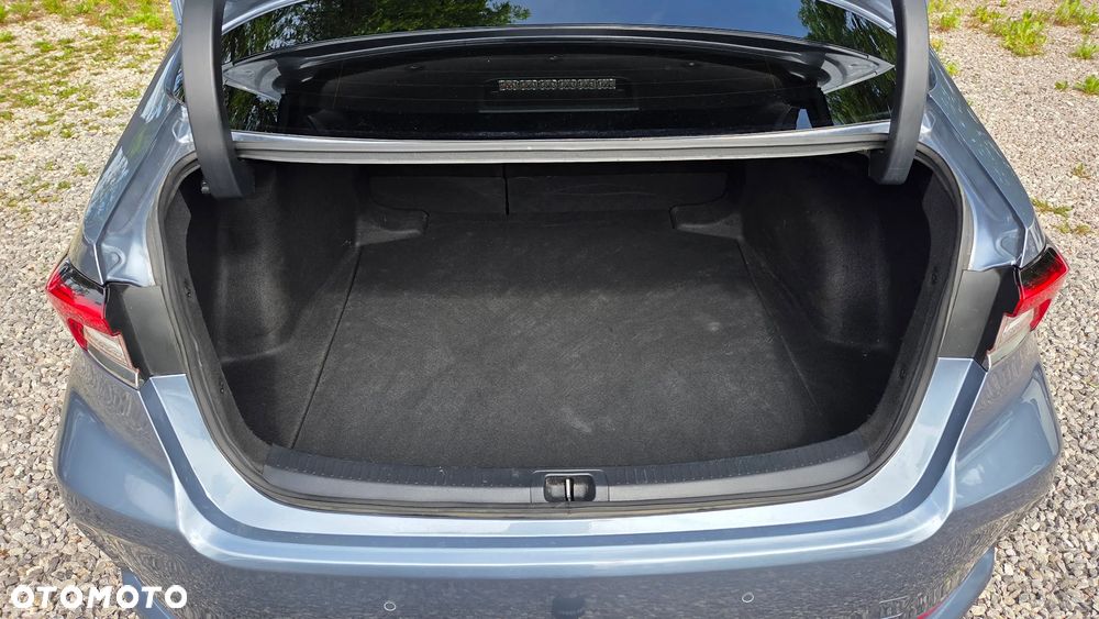 Toyota Corolla 1.8 Hybrid Executive - 15