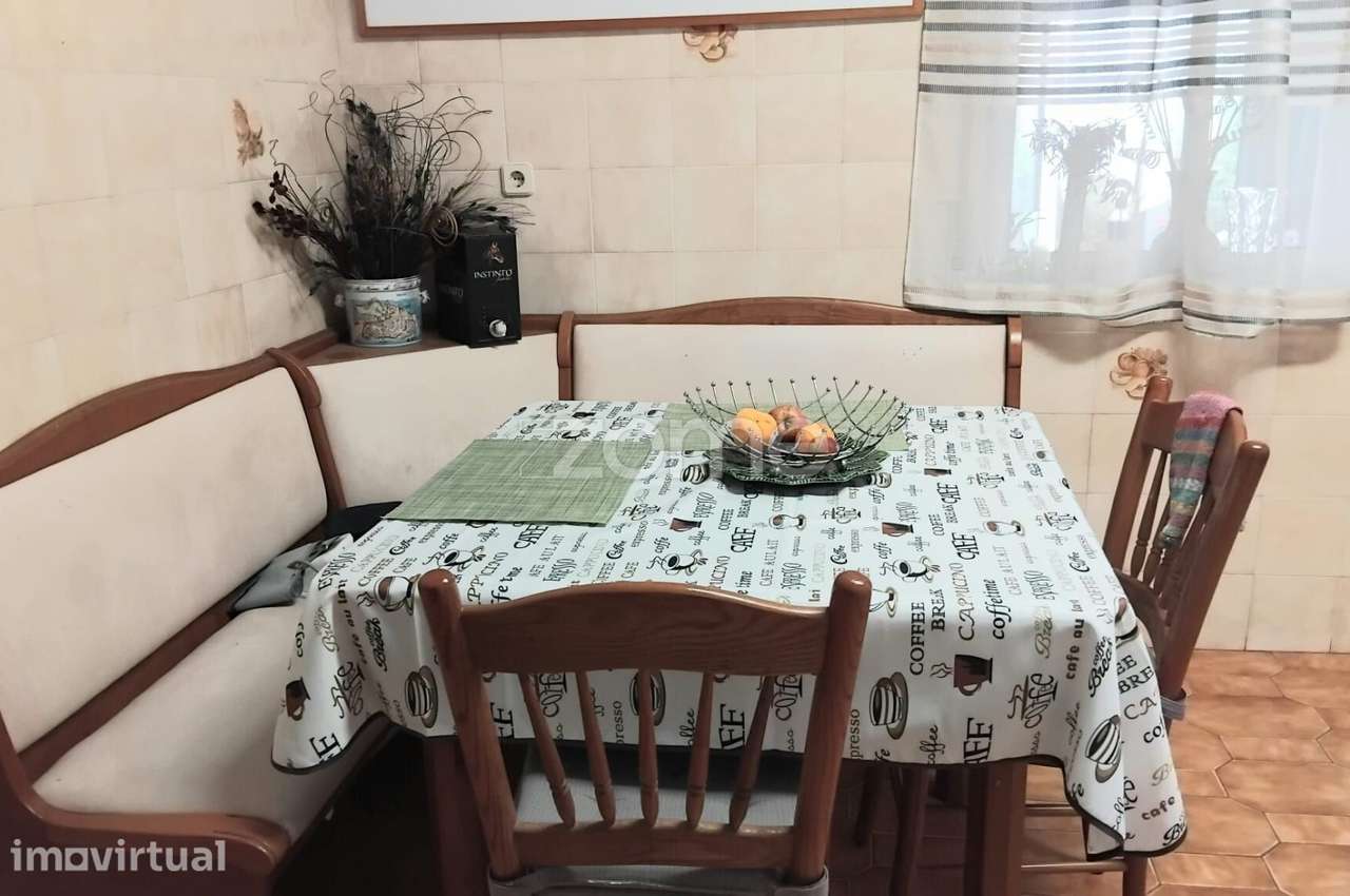 T3 com Terraço e Varanda | Excelente Luminosidade - Grande imagem: 4/16