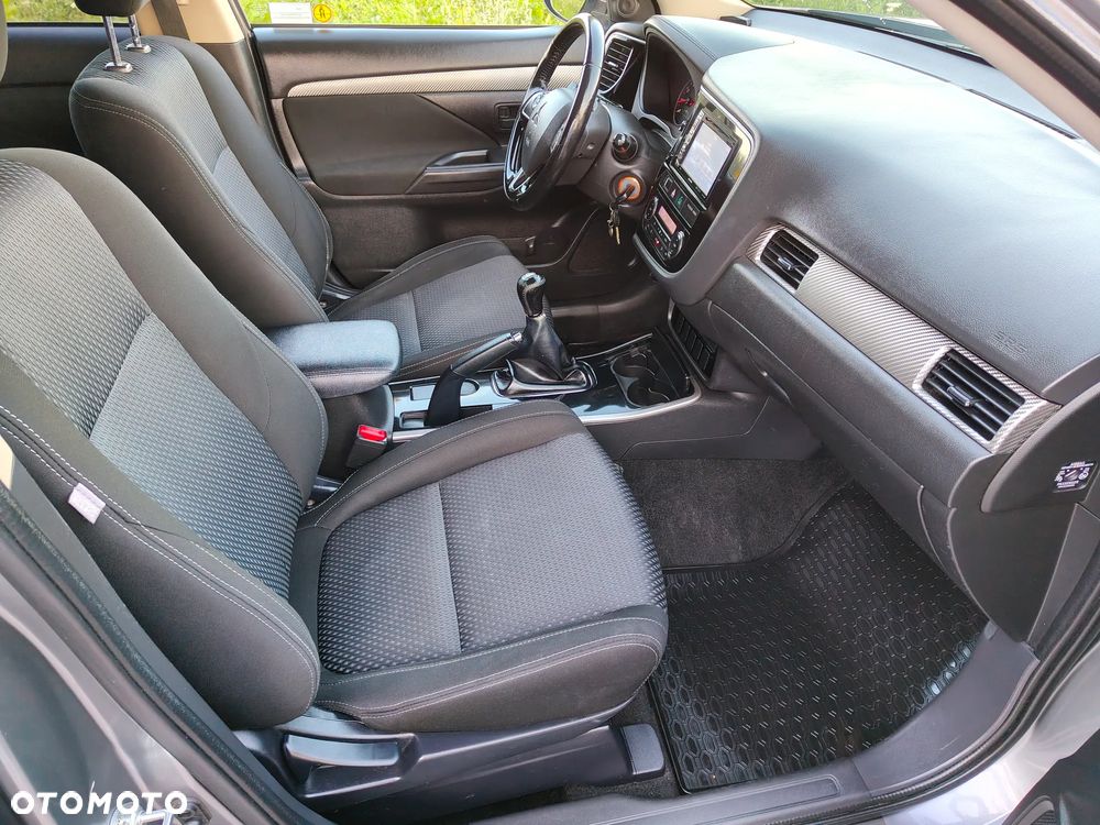 Mitsubishi Outlander 2.0 City Style 2WD - 35