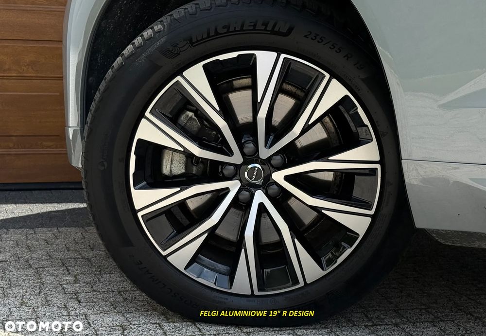 Volvo XC 60 B4 D AWD Plus Dark - 28