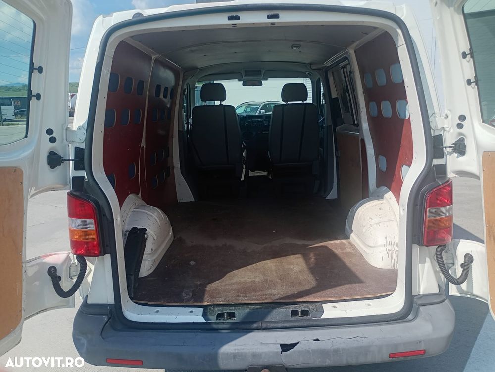 Volkswagen Transporter T5 1.9 TDi - 8