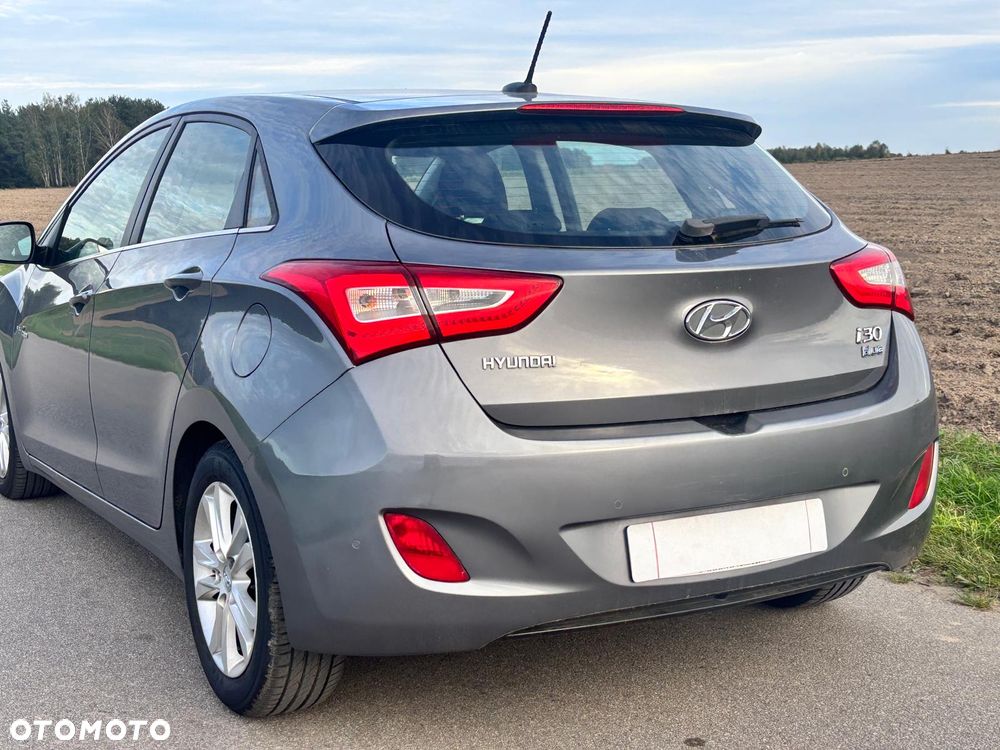 Hyundai i30 blue 1.6 CRDi YES Gold - 12
