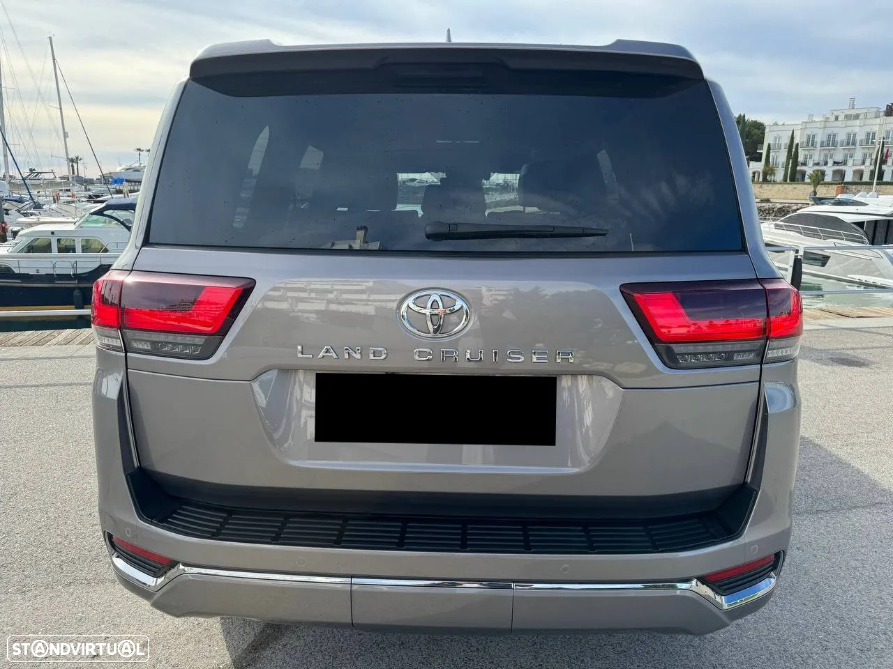 Toyota Land Cruiser - 17