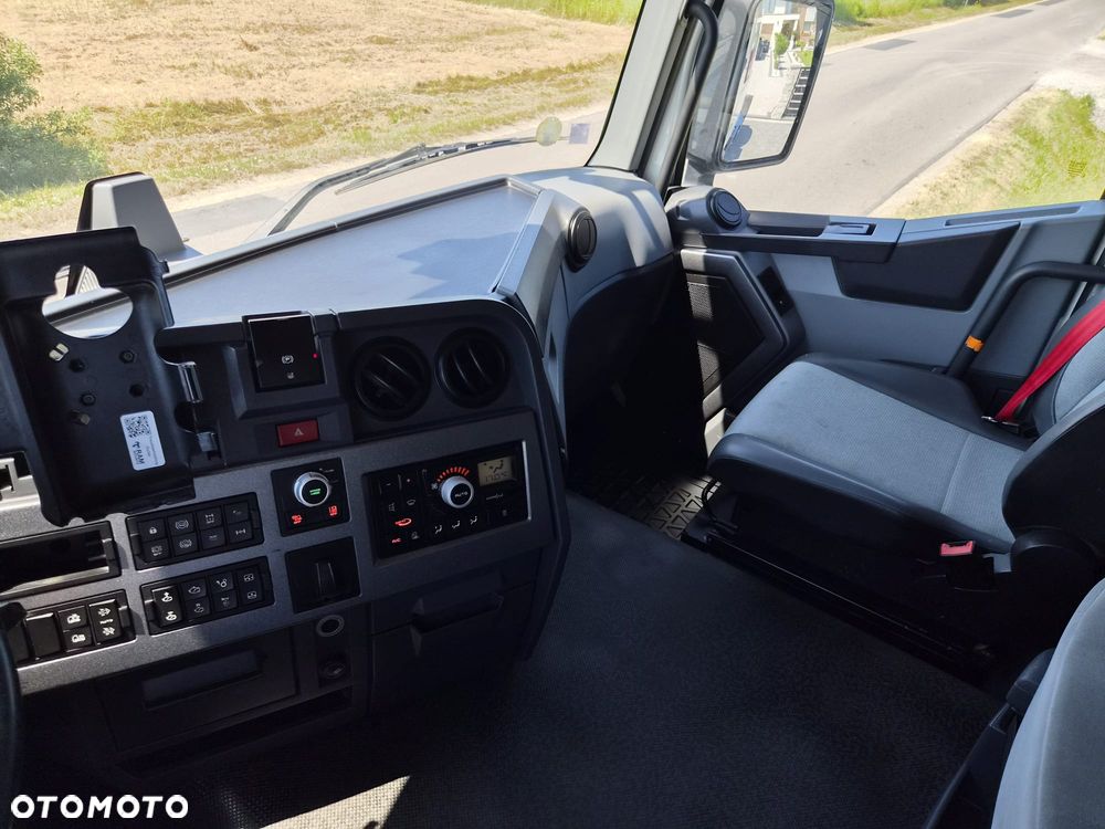 Renault T480 - 10