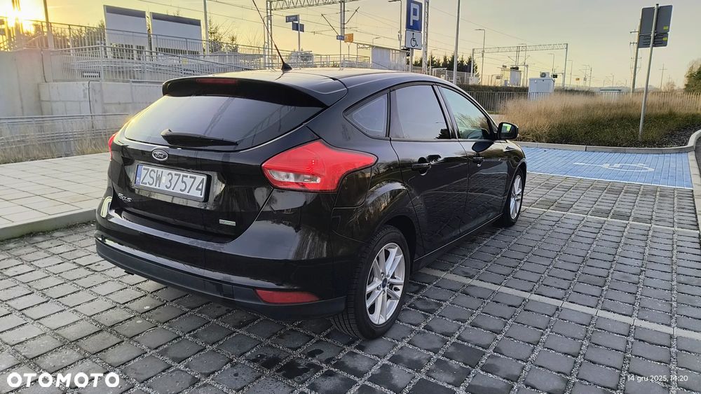 Ford Focus 1.0 EcoBoost Trend - 4
