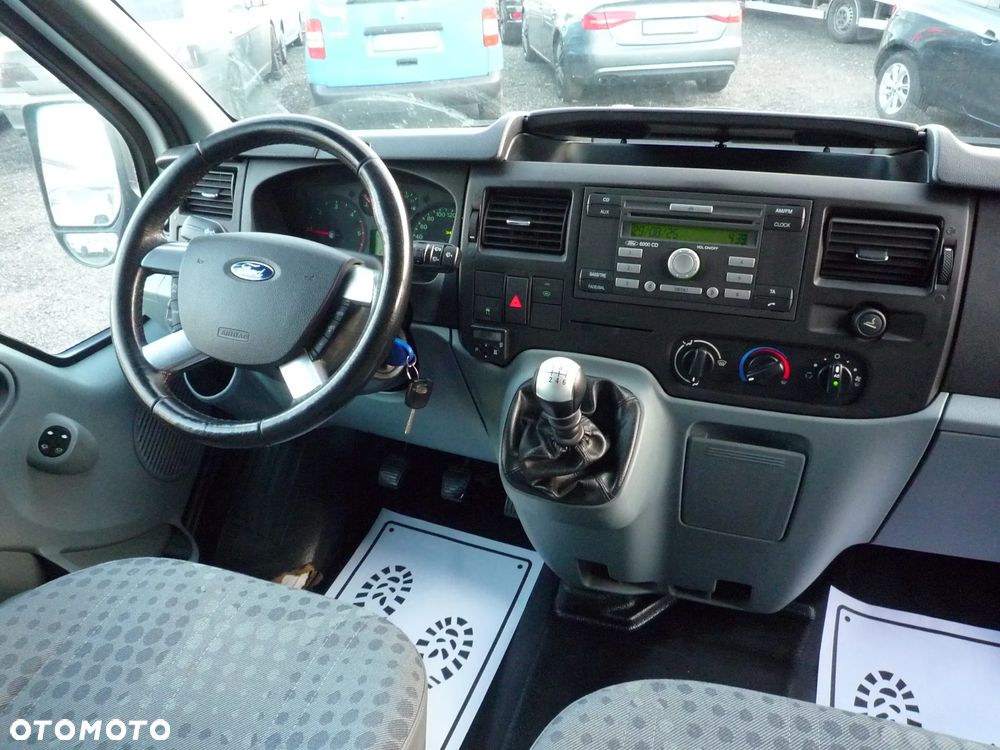 Ford Transit - 13