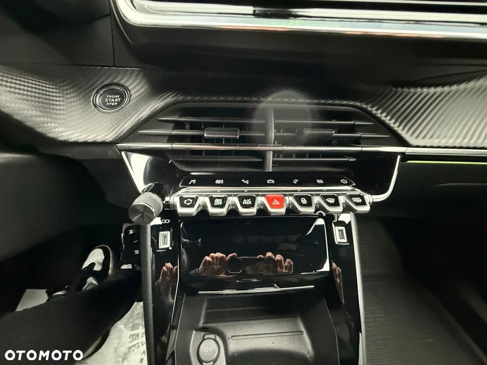 Peugeot 2008 - 14