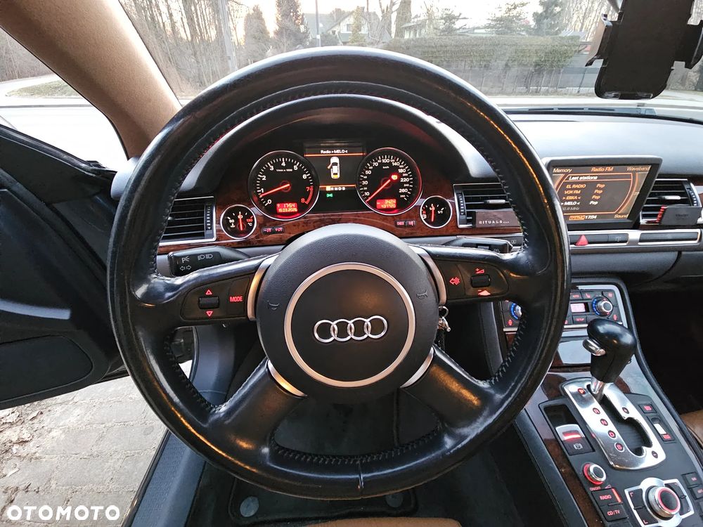 Audi A8 4.2 Quattro - 18