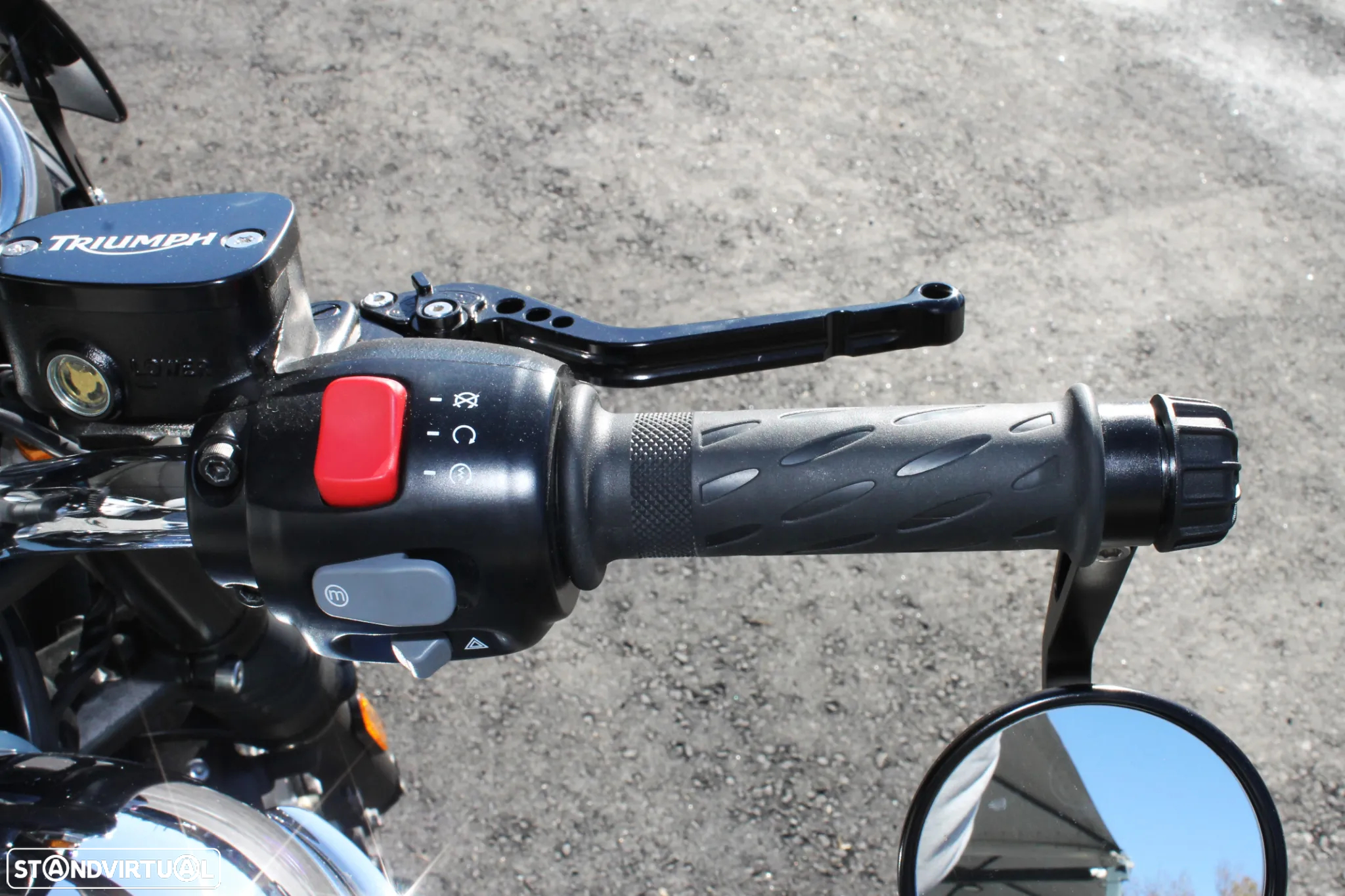 Triumph Bonneville Chrome Edition-Custom - 30