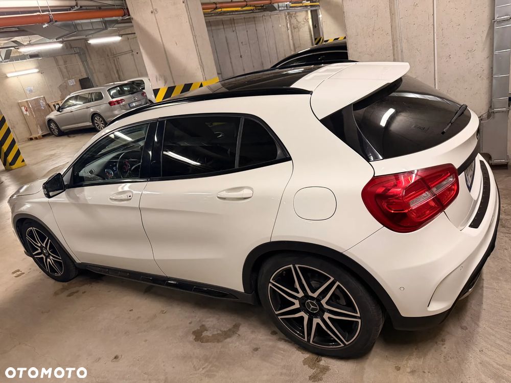 Mercedes-Benz GLA 200 7G-DCT AMG Line - 10