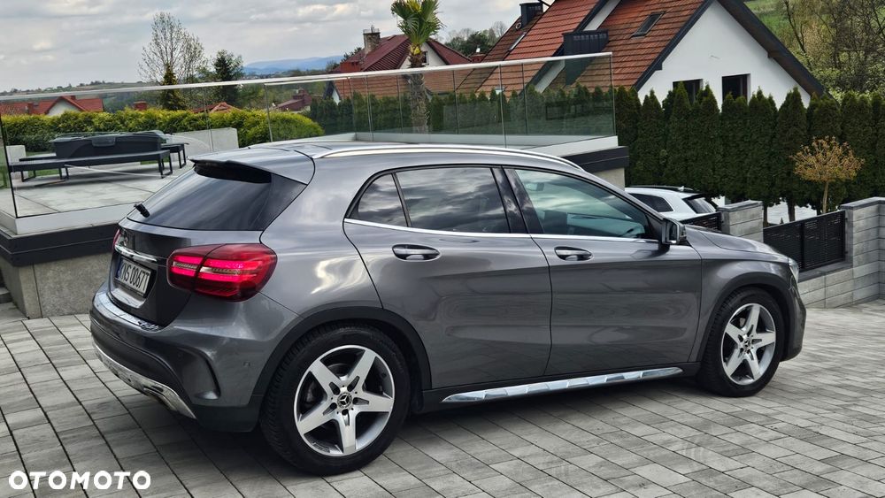 Mercedes-Benz GLA 200 7G-DCT AMG Line - 15