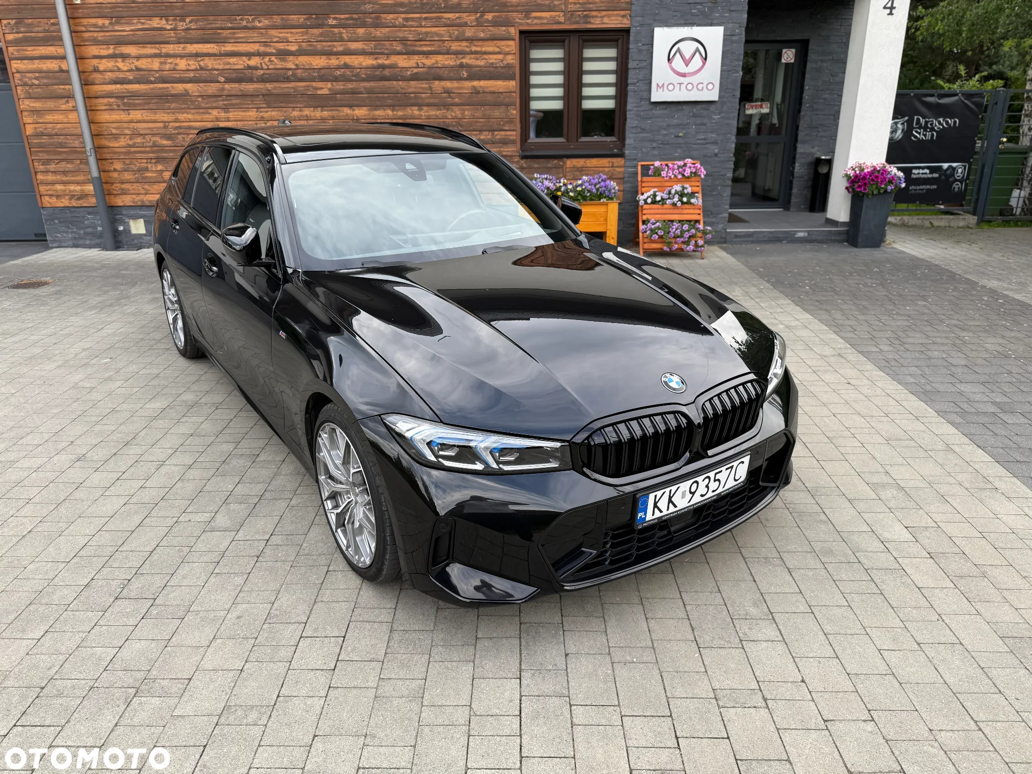 BMW Seria 3 330i Touring xDrive - 11