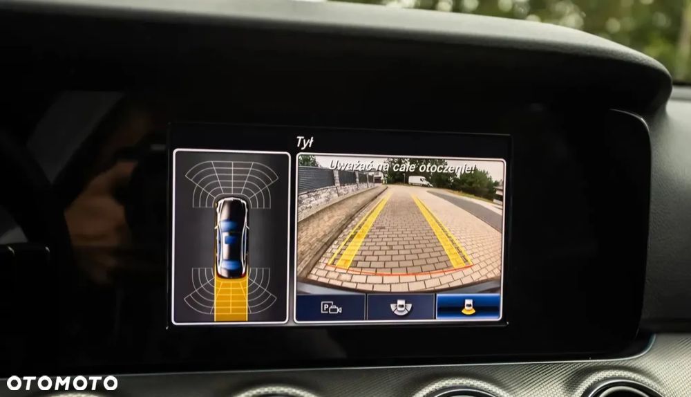 Mercedes-Benz Klasa E 220 d 4-Matic 9G-TRONIC - 15