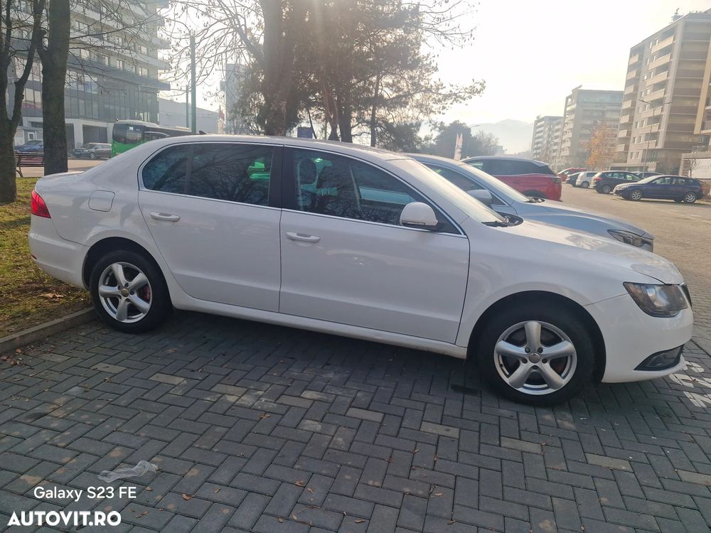 Skoda Superb 2.0 TDI Elegance DSG - 6