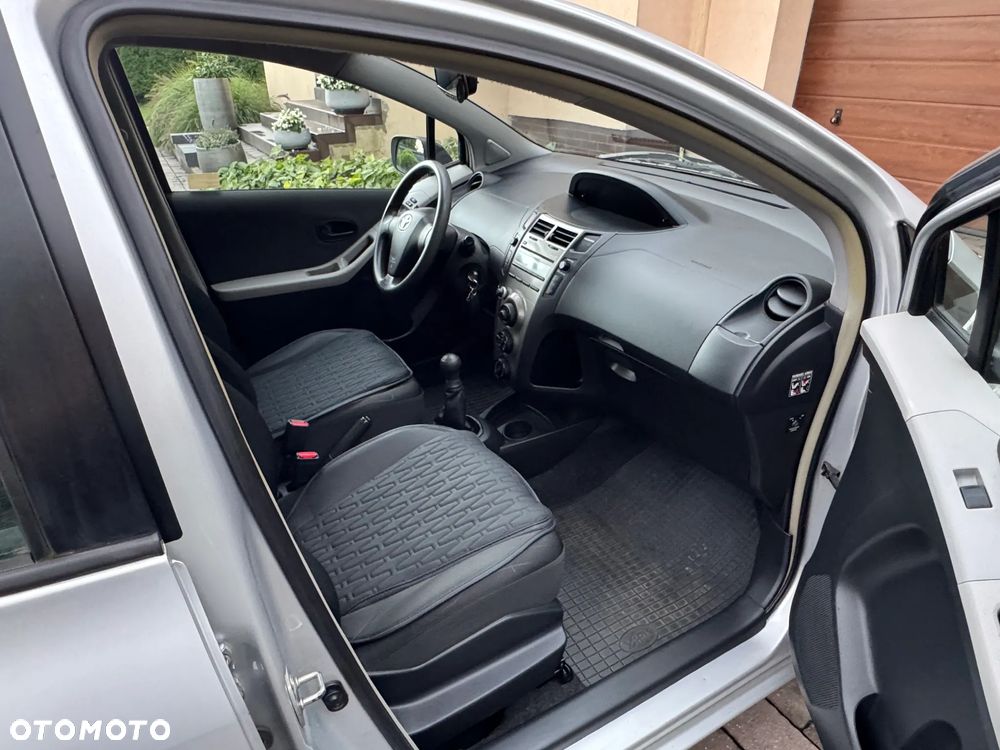 Toyota Yaris - 13