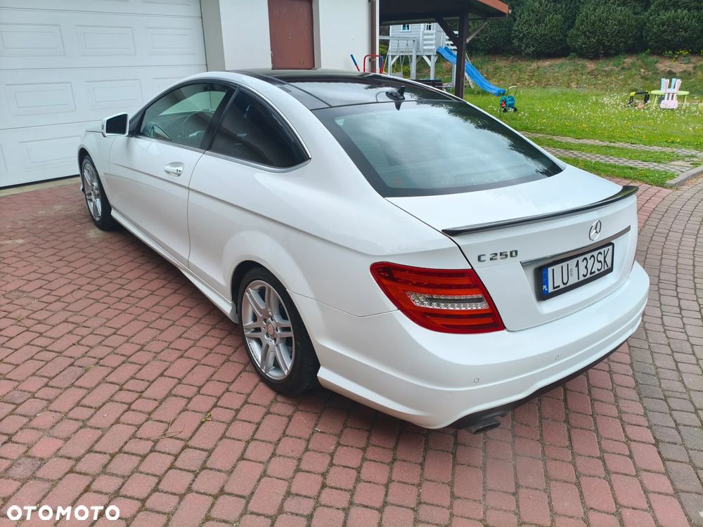 Mercedes-Benz Klasa C 250 CGI BlueEff Sport - 4