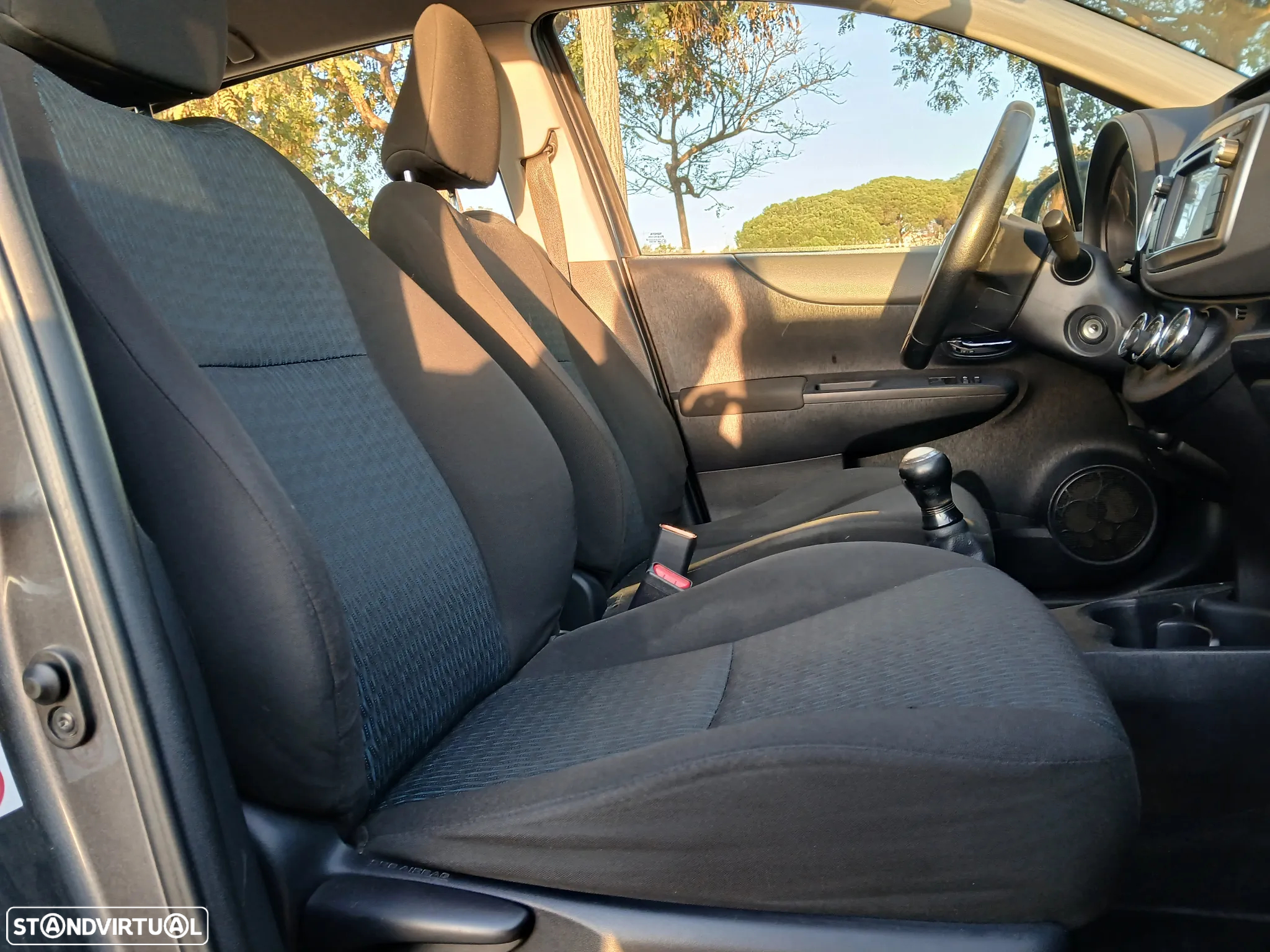 Toyota Yaris 1.0 VVT-i Comfort+P.Style - 7
