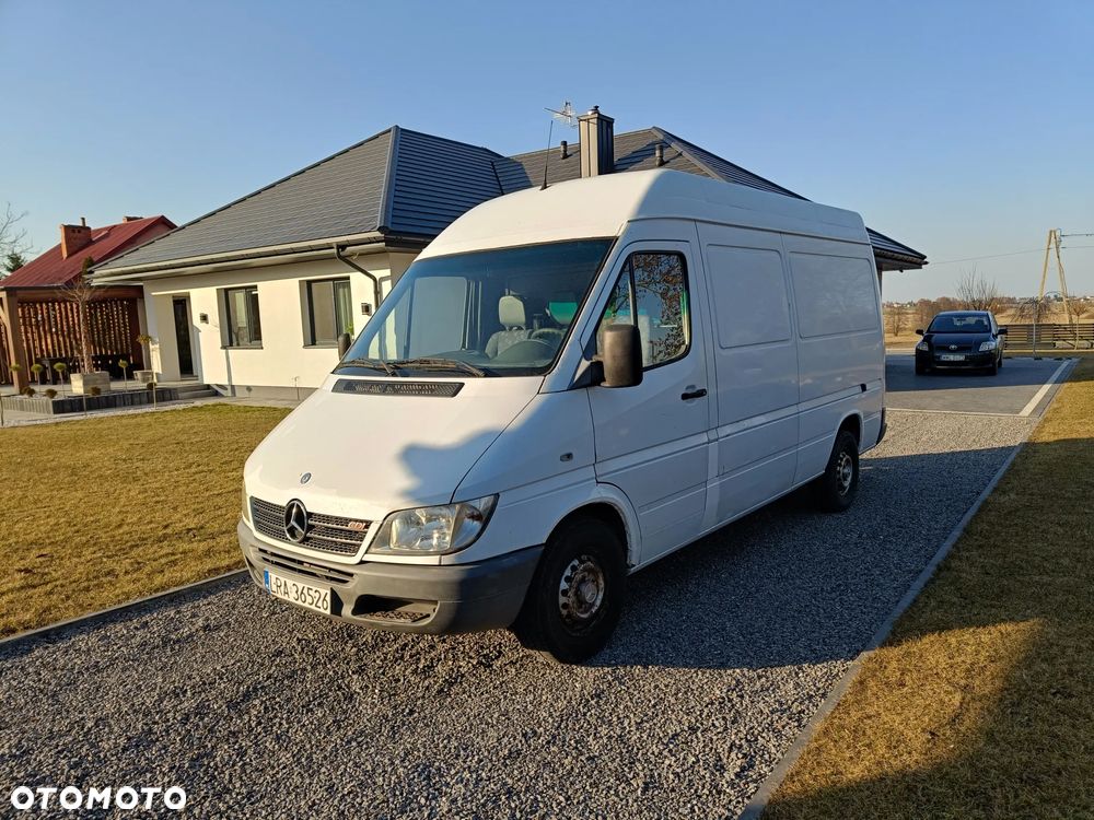 Mercedes-Benz Sprinter - 2
