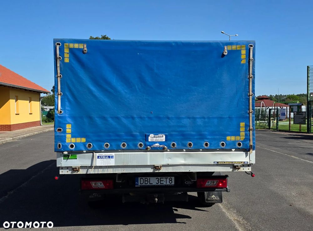 Ford Transit - 12