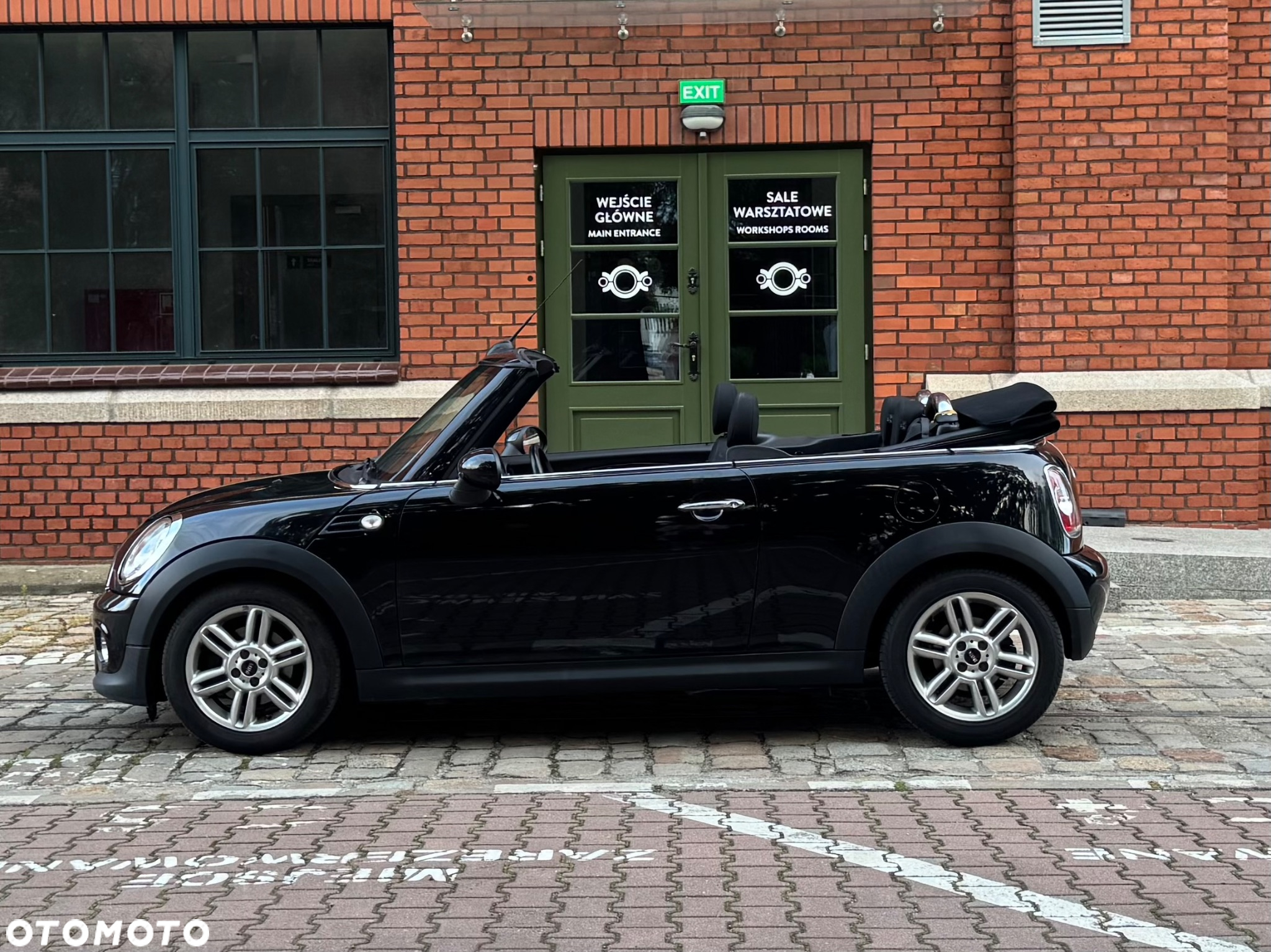 MINI Cooper Cabrio - 18