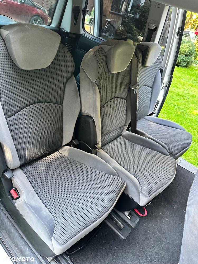 Peugeot 807 - 10