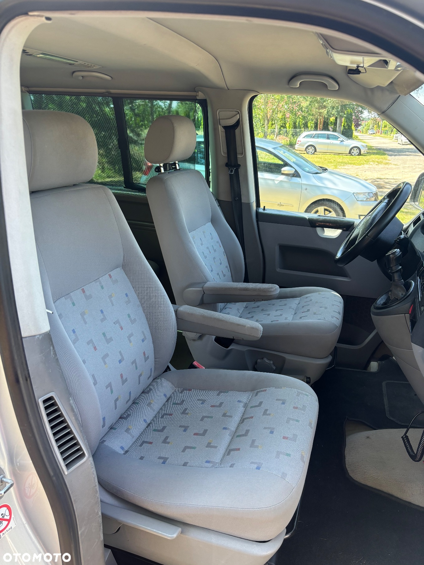 Volkswagen Caravelle - 14