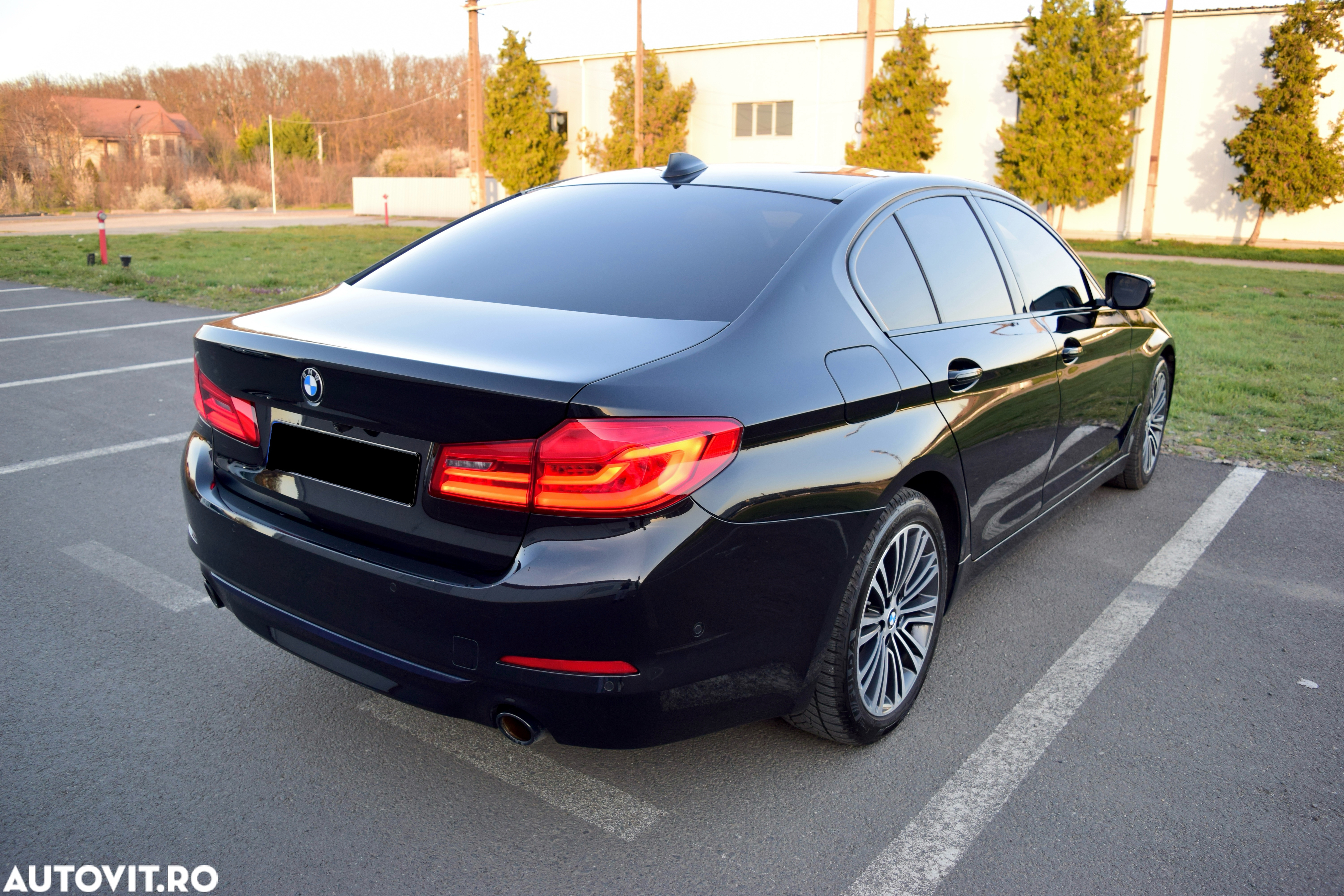 BMW Seria 5 520d xDrive Aut. Sport Line - 4