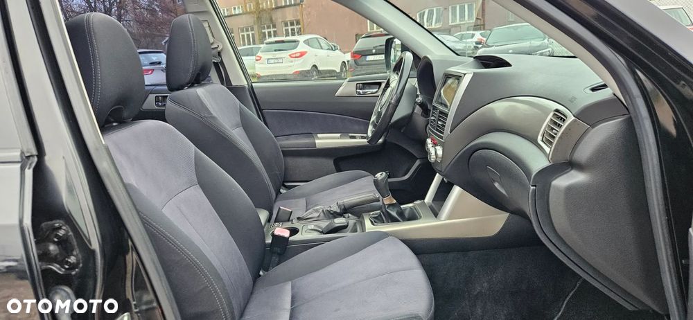 Subaru Forester 2.0X Exclusive - 27