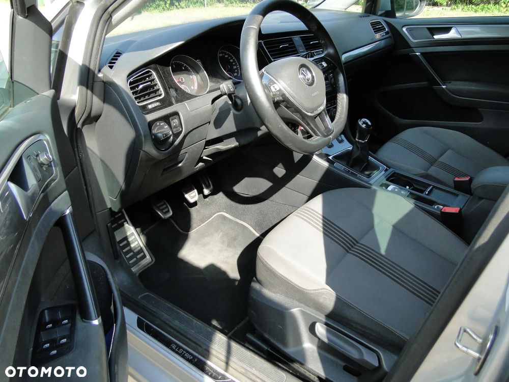 Volkswagen Golf 1.6 TDI BlueMotion Technology Allstar - 12