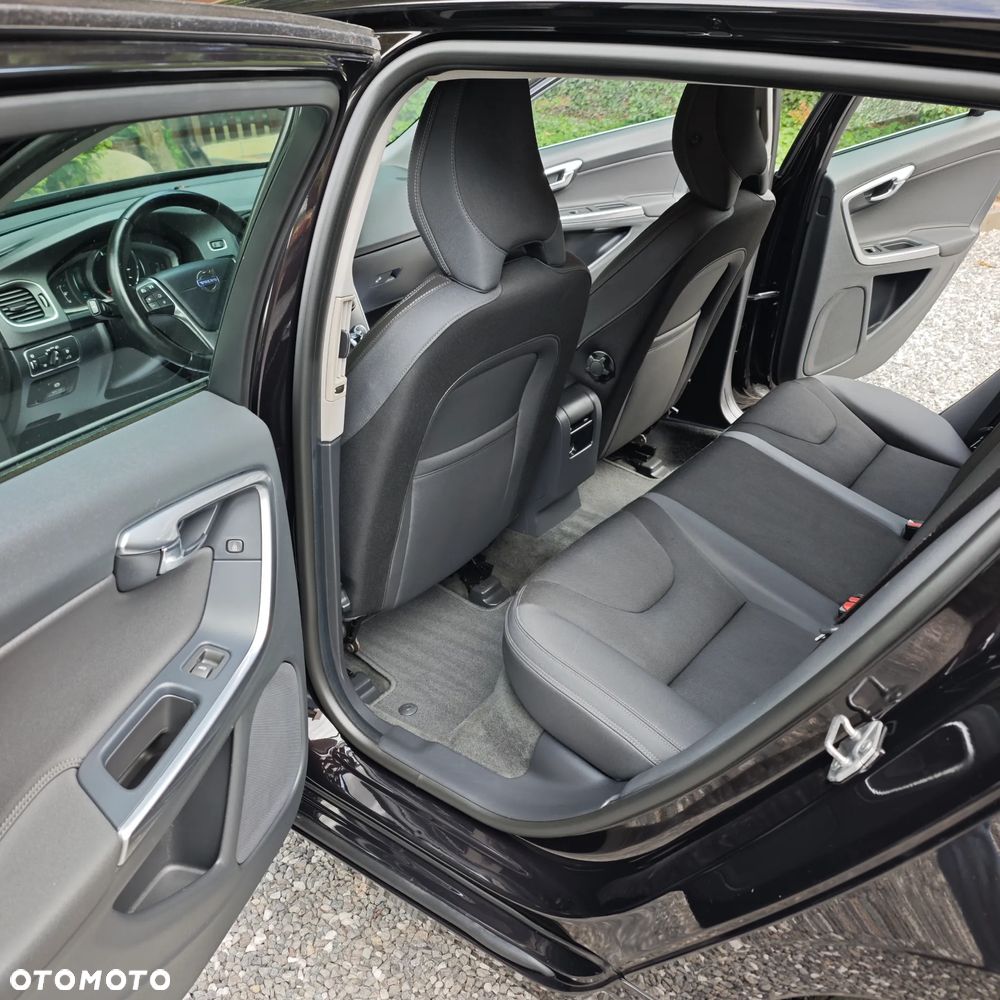 Volvo V60 D4 Momentum - 6