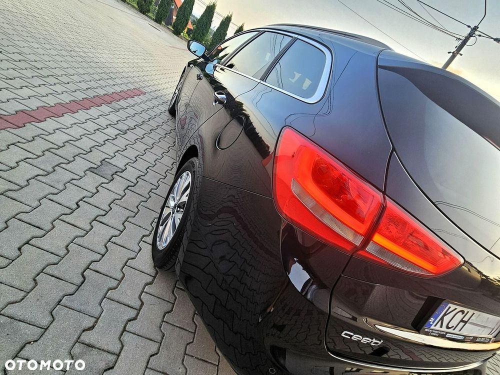 Kia Ceed 1.6 GDI ISG Dream-Team Edition - 16
