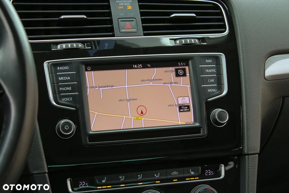 Volkswagen Golf 2.0 TDI BlueMotion Technology Allstar - 25