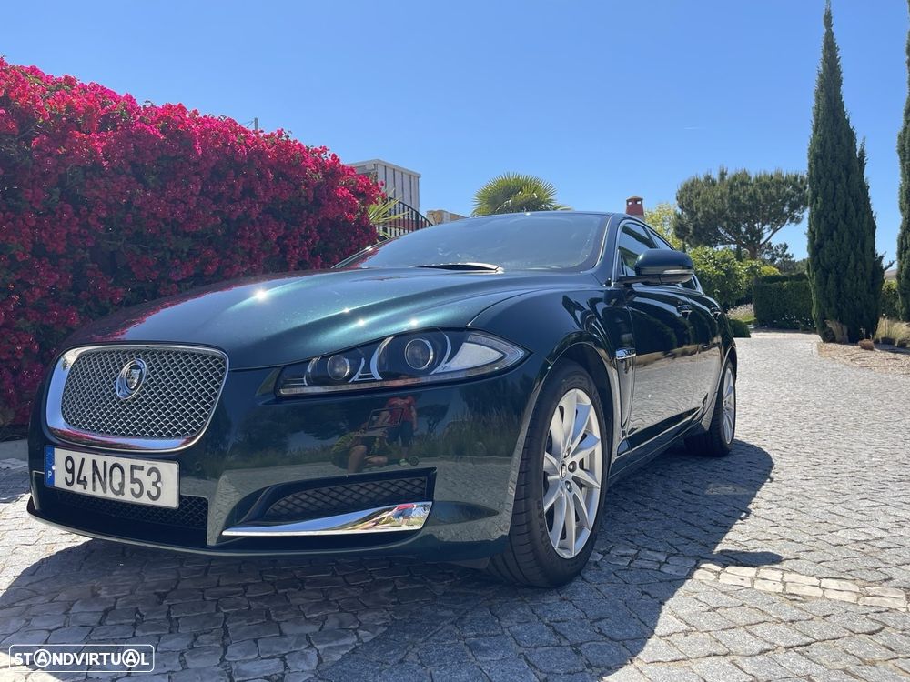 Jaguar XF Sportbrake 2.2 D Luxury - 8