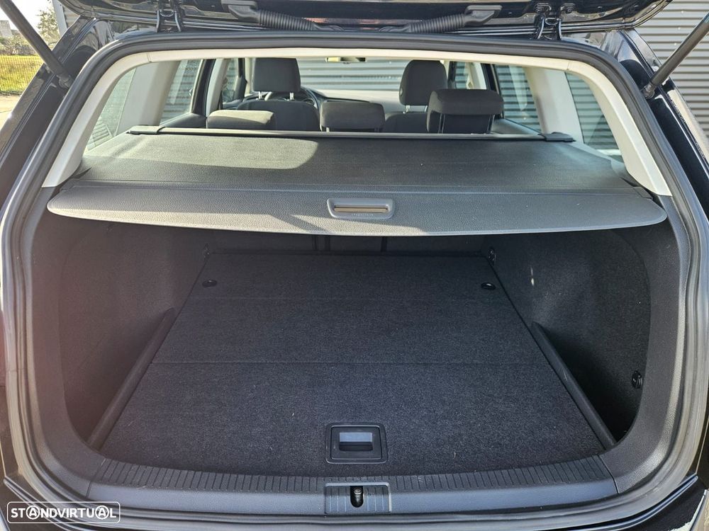 VW Golf Variant 1.6 TDi Confortline - 48